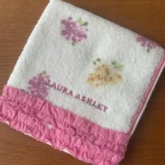 【新品未使用】LAURA ASHLEY タオルハンカチ　ピンクフリルのサムネイル