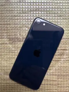 Apple iPhone SE 第3世代　本体