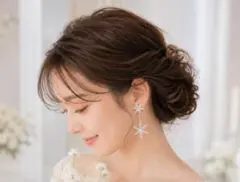 雪の結晶モチーフ ロングピアス シルバーカラー ブライダル 結婚式のサムネイル