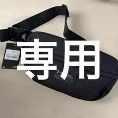 Under Armour ボディバッグ ブラックのサムネイル