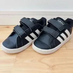 美品　adidas スニーカー 13cm ブラック　キッズスニーカー