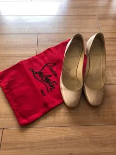 ルブタン パンプス