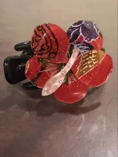 【ヘアアクセサリー】花モチーフ ヘアクリップ 赤紫 プラスチック製 クリップ