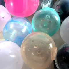 ガチャガチャ　空カプセル　カラフル　大きめ　17個