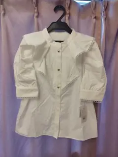 toccocloset フリルブラウス 白 新品未使用のサムネイル
