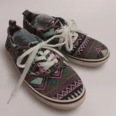 H&M　エスニック柄スニーカー　22.5cmエイチアンドエム　デッキシューズ