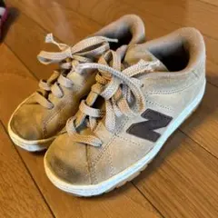 New Balance キッズシューズ ベージュ　18センチ　子供靴