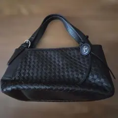 黒の編み込みレザー ハンドバッグ