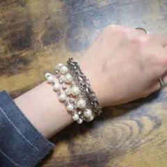 パールとクリスタルビーズのブレスレット