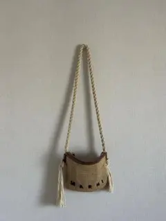 【極美品】MARNI ミニ フリンジ ショルダーバッグ ラフィア ロゴ MARNI マルニ ロゴ ラフィア マルセル ロープ ショルダーバッグ (MARNI
