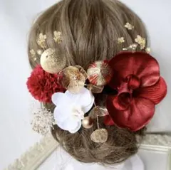 赤色胡蝶蘭、和玉やメタルの髪飾り　結婚式や成人式、卒業式、金箔、カスミソウ
