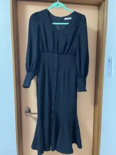 ブラック フレアワンピース バルーンスリーブ rienda