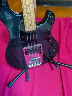 Ibanez ATK Series エレキベース 本体塗装クラックありのサムネイル