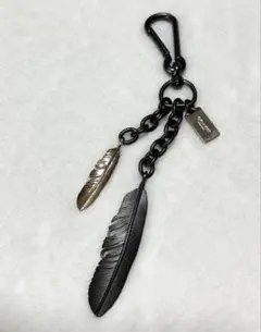 COACH メタル フェザー チャーム・キーホルダー　メンズレディース