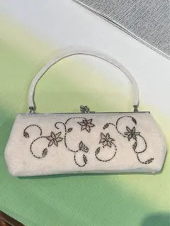 ビーズ刺繍クラッチバッグ
