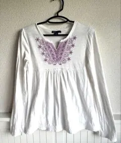 女の子 白 薄手 カットソー 長袖 刺繍 150サイズ GAP