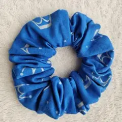 ⭐嵐カラー⭐王冠柄・青・ハンドメイドシュシュ