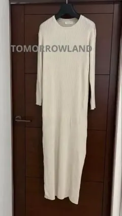 美品　TOMORROWLANDアイボリーワンピース