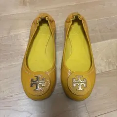Tory Burch イエローフラットシューズのサムネイル