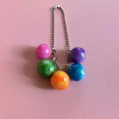 マーブル模様のチャームキーホルダー