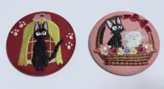 〜魔女の宅急便〜ジジとリリー＆ジジ　刺繍缶バッジ　2点セット