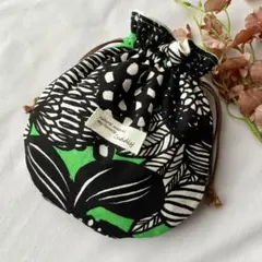 モダンな花柄　まんまる巾着　ハンドメイド②