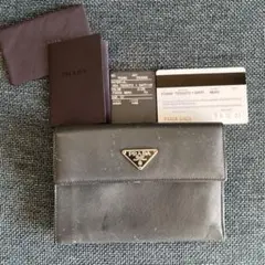 PRADA 折り財布　グレー