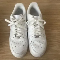 NIKE AIR FORCE 1 ホワイト スニーカー