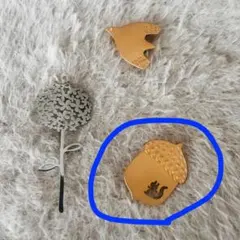 いちご様専用　北欧風ブローチ どんぐり