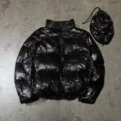 UNIQLO 短丈 ウルトラライトダウン ボリュームジャケット 光沢 収納袋付