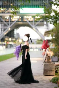 オフショルダー黒カラードレス　前撮り