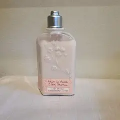 L'OCCITANE チェリーブロッサム シマーリングボディミルク 250mlのサムネイル