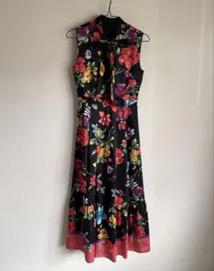ノースリーブ花柄ワンピース