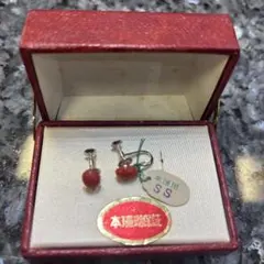 本珊瑚 イヤリング　ケース付き　未使用品ビンテージ