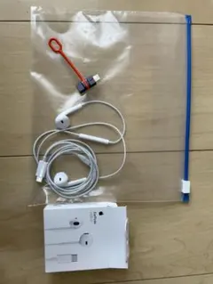 iPhoneイヤフォン & USB-Cアダプタ