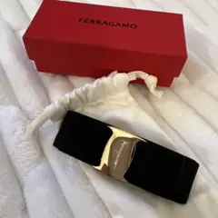新品未使用　フェラガモ　バレッタのサムネイル