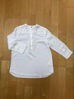 ユニクロ　スキッパーブラウス(七分袖)