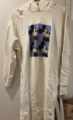 ユニクロ　ロングスウェットパーカー　ミッキーマウス柄　Sサイズ