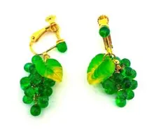 葡萄イヤリング（緑）