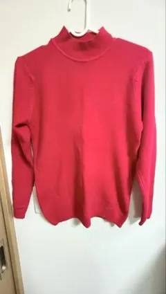 赤のタートルネックセーター Sサイズ