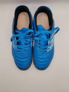 子供用　フットサルシューズ　アンブロ　アクセレイター