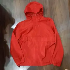 値下げしました FOREVER21 赤 フード付き ナイロンジャケット パーカー