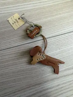 genten 犬型レザーチャーム ブラウン