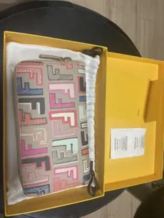 FENDI 長財布 マルチカラー FFロゴのサムネイル