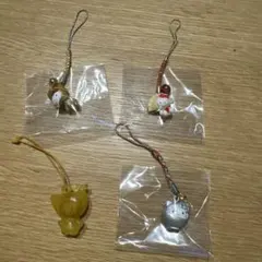 ハローキティ　ストラップ　4体セット