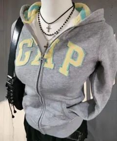 Y2K 00s GAP ジップパーカー グレー 刺繍ロゴ 裏起毛 短丈