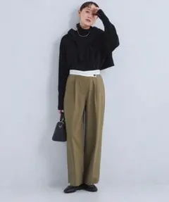 カーキ カジュアルパンツ