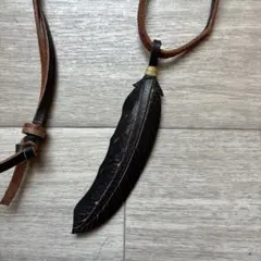 【茶芯ブラック】フェザーネックレス　レザー