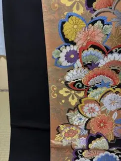 D768 黒留袖 金駒刺繍 花刺繍 七宝 落款入 正絹 着物 袷 極美品 - メルカリ