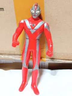 条件割引　ウルトラマンダイナ ストロングタイプ　16cm　ソフビ　絶版　41のサムネイル